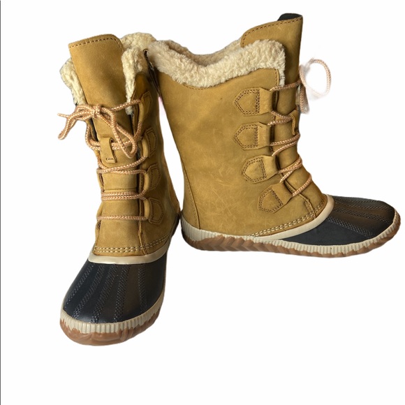 sorel out and about plus tall boot